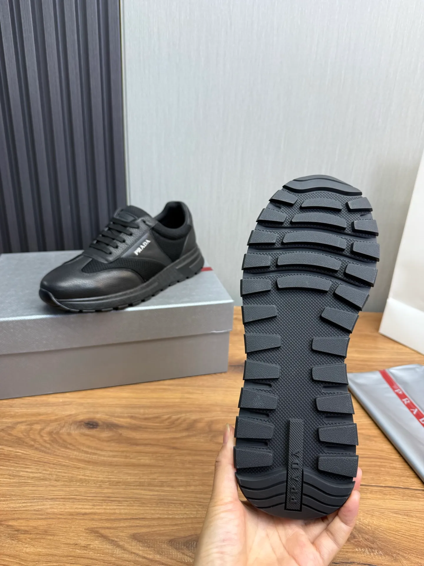 Men's shoes 💰560💰 [PRADA] Hot-selling men's shoes shipped 👏Official website synchronized ⬆️ Original cowhide fabric + cowhide lining, cowhide feet 🐮 1:1 shipment ✔️Original original bottom, 38-45 (45. Customized, non-refundable)